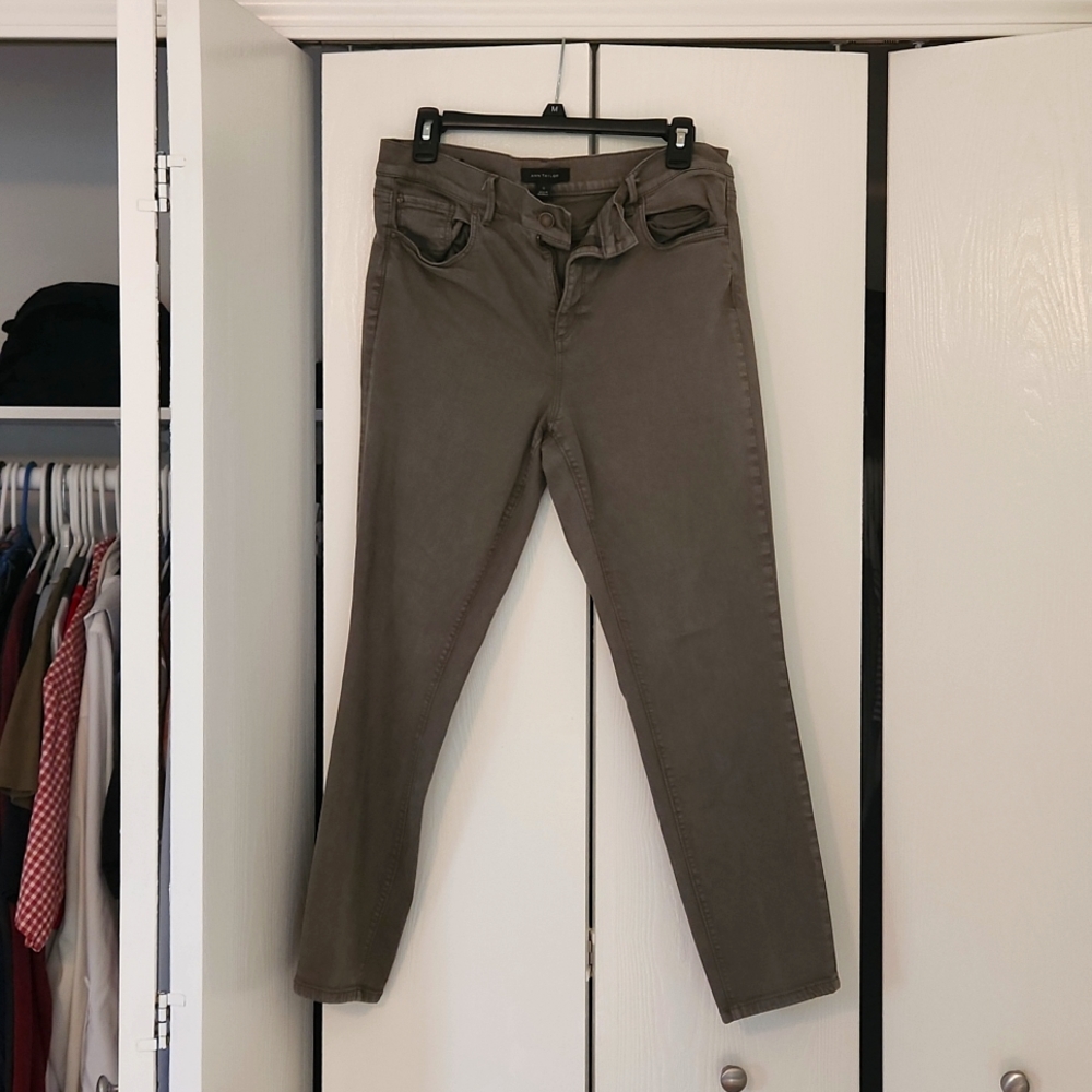 Army green ann Taylor skinny jeans size 12